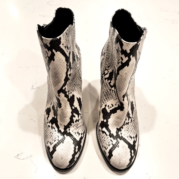 Aldo Faux Leather Snakeskin Black and White Ankle Boots Women’s Size 9 NWOT - Picture 9 of 14